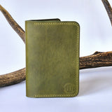 Jagdscheinetui in der Farbe Olive grün